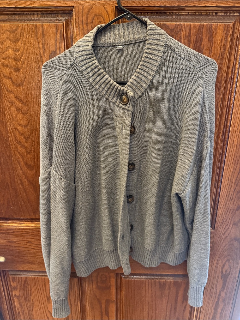 Classic Crewneck Button-Front Women's Sweater - Gray
